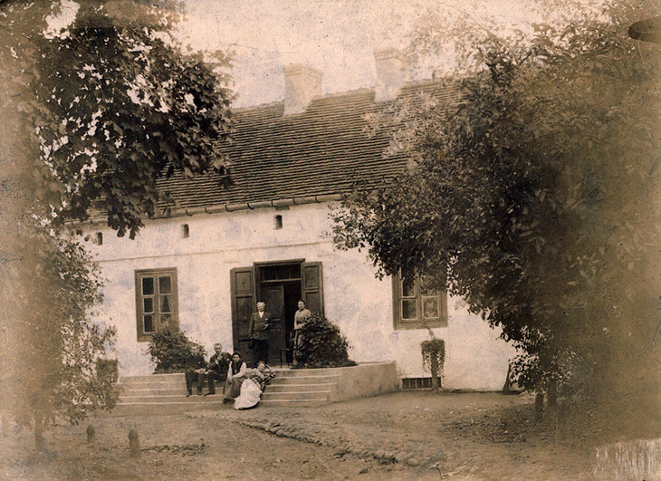 The Karlowski family estate at Szeliwy, near Lowicz in Russian-occupied Poland c.1897/1899