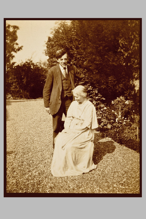 James Bolivar Manson and Lilian Manson in the Grounds of Western House, Rye, Sussex August 1913