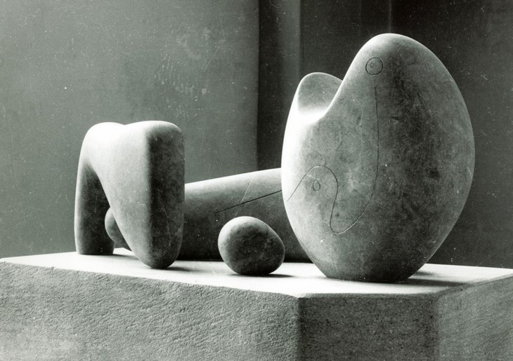 Henry Moore 'Four-Piece Composition: Reclining Figure' 1934, photograph taken c.1934–5