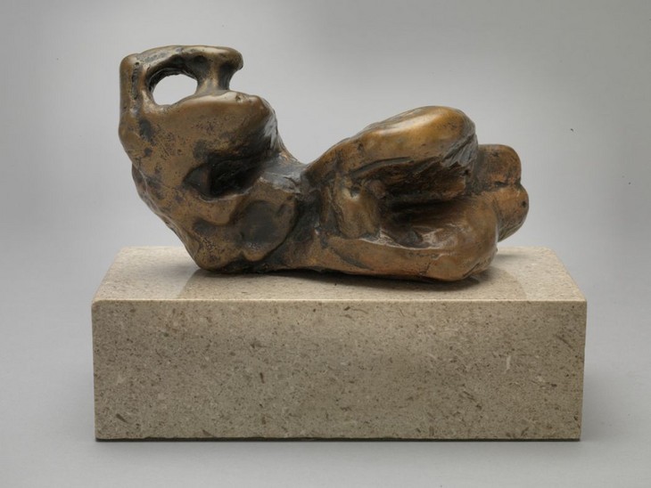 Henry Moore 'Reclining Figure: Bunched' 1961, cast 1961–2