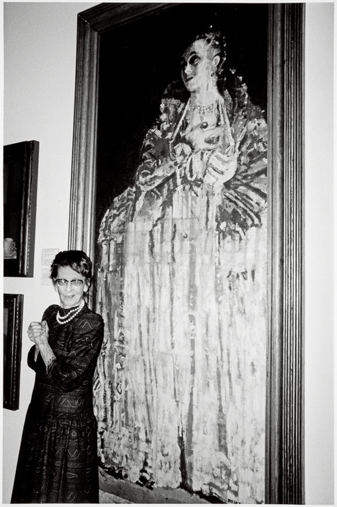 Gwen Ffrangcorn-Davies alongside Sickert's painting 'Miss Gwen Ffrangcon-Davies as Isabella of France' 10 March 1989
