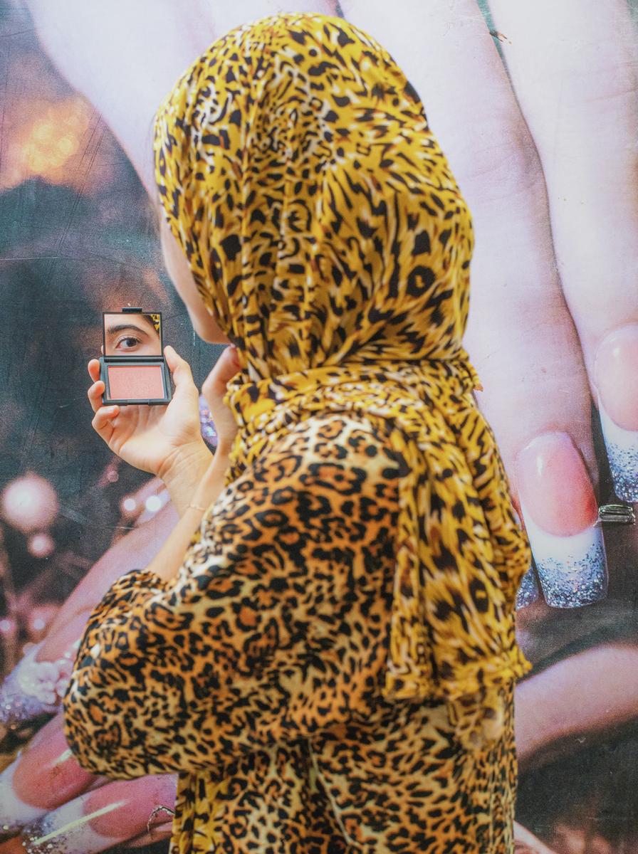 P82696: Woman in Leopard Print