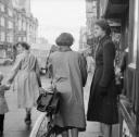 Nigel Henderson, ‘Photograph showing people on an unidentified street’ [c.1949–c.1956]