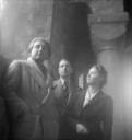 Eileen Agar, ‘Photograph of Joseph Bard, David and Simone Dear’ [1930s]
