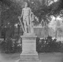 Nigel Henderson, ‘Photograph of an unidentified statue’ [c.1951–2]