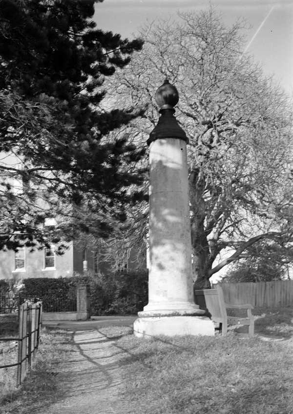 Photograph of Bath road milestone, between Newbury and Speen, Berkshire