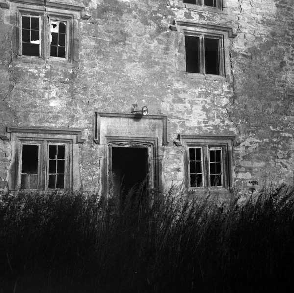 photograph-of-holmside-new-hall-in-derelict-condition-county-durham