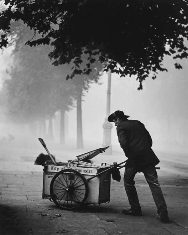 ‘Embankment‘, Wolfgang Suschitzky, c.1935 | Tate