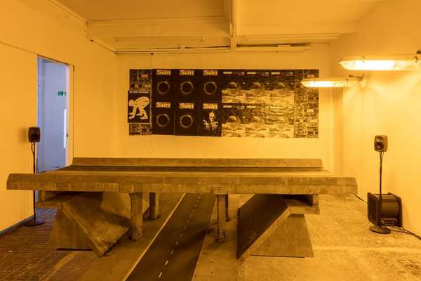 アート・デザイン・音楽 Mark Leckey On Pleasure Bent Mark Leckey - On Pleasure Bent, WIELS, Hausderkunst madre