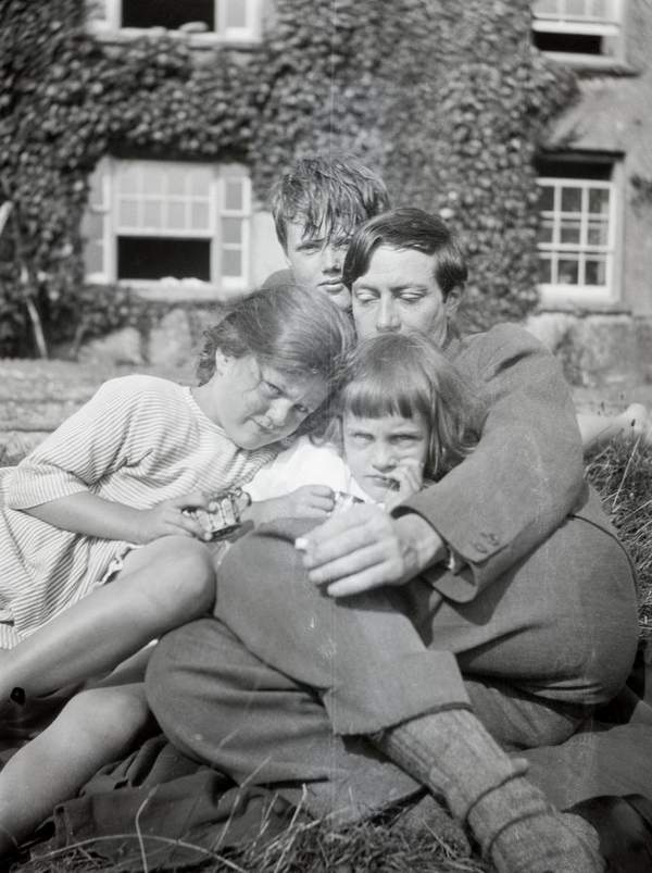 Black And White Negative Of Judith Stephen Quentin Bell Duncan Grant And Angelica Bell Playing 4826