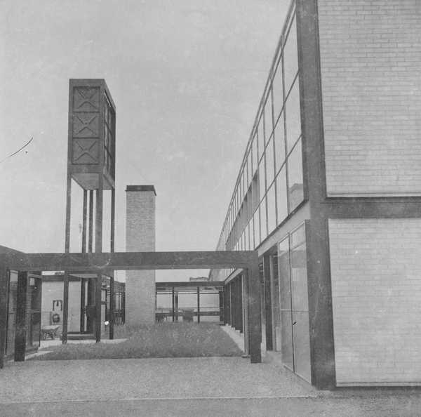 Photograph showing the exterior of Hunstanton Secondary Modern School ...