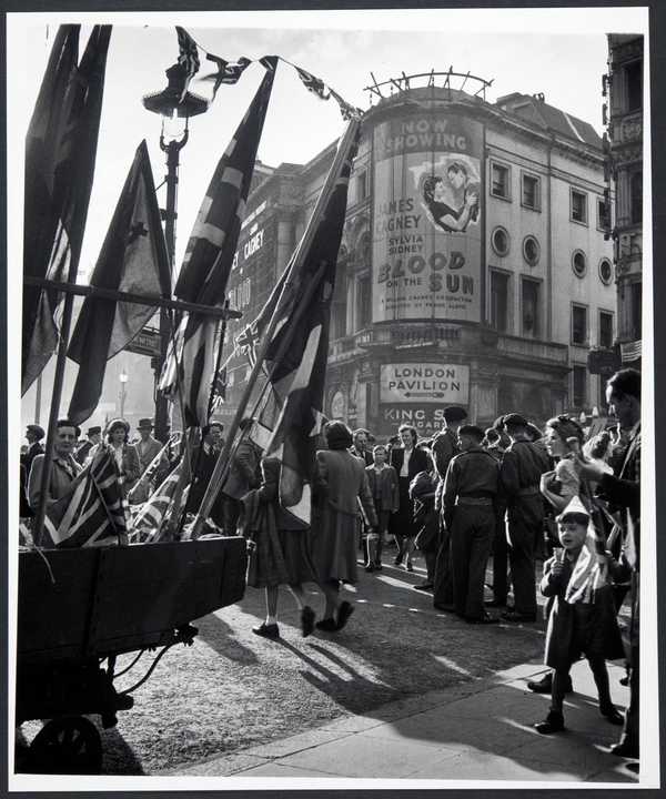 ‘V.E. Day, Piccadilly, May 1945‘, Wolfgang Suschitzky, 1945, printed ...