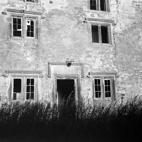photograph-of-holmside-new-hall-in-derelict-condition-county-durham