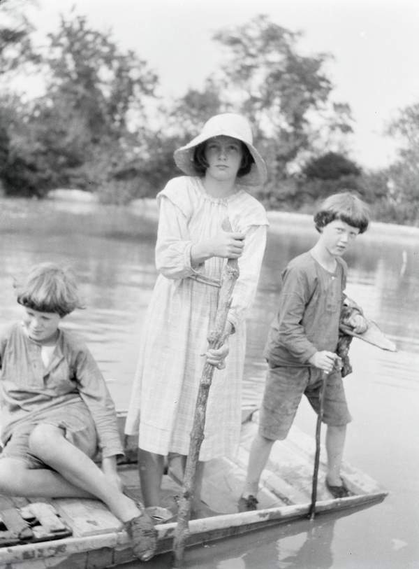 Black and white negative of Julian Bell, Anne Brereton and Quentin Bell ...