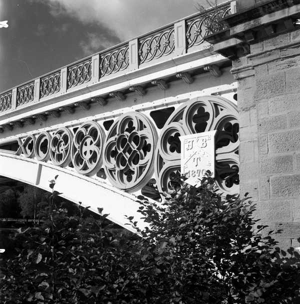 Photograph of detail of River Severn Road Bridge, Stourport on Severn