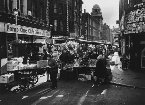 ‘Rupert Street Market, Soho, London‘, Wolfgang Suschitzky, 1980 | Tate