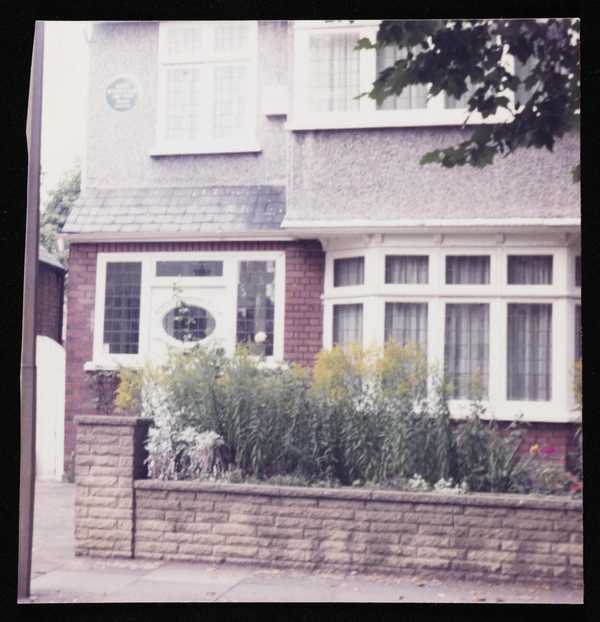 Photograph of the exterior, including the blue plaque, of Schwitters