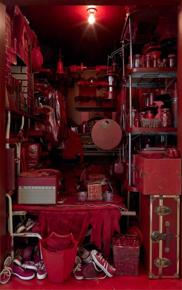 RED ROOM
