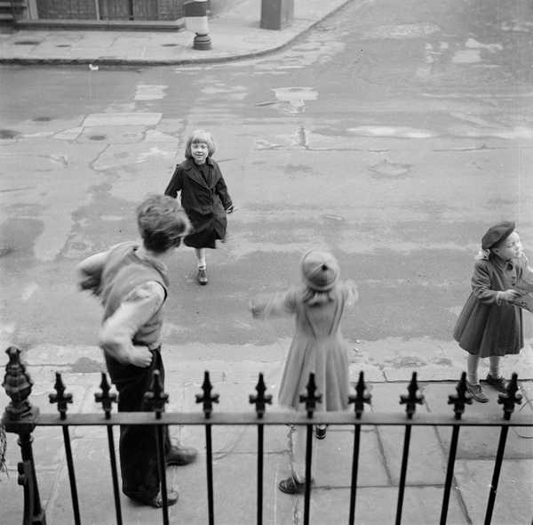 Photograph showing children playing in the street‘, Nigel Henderson, [c ...