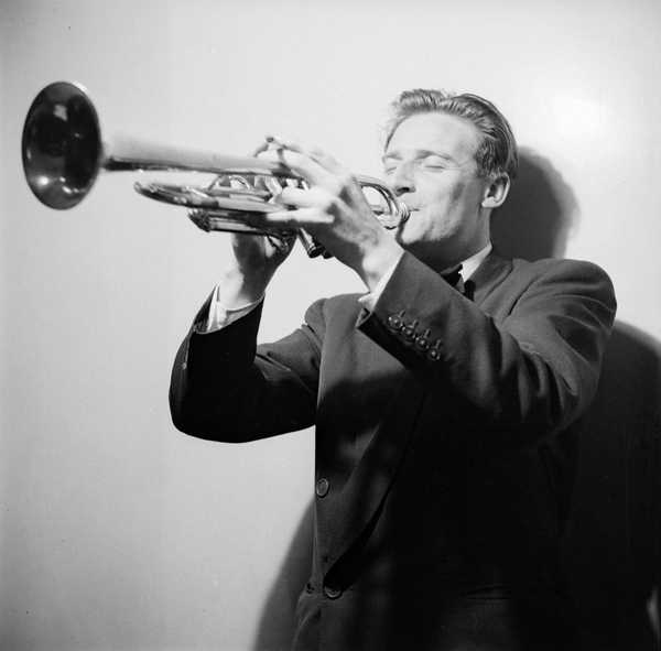 Photograph of a musician performing on a trumpet‘, Nigel Henderson, [c ...