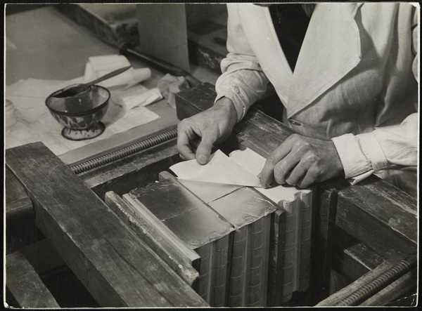 Bookbinder Gilding