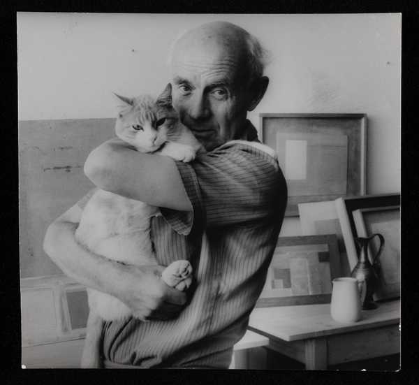 Photograph of Ben Nicholson holding his cat, Tommy‘, Felicitas Vogler ...