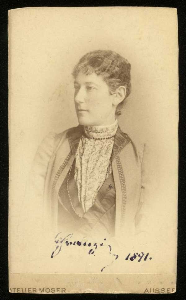 Photographs of Franziska von Wertheimstein‘, collection owner: Marie ...