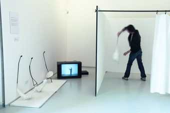 Image of ​​​​​​​Passstücke being used in a white gallery space