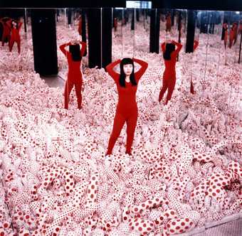 Have you seen the giant Yayoi Kusama installation outside of @harrods , London