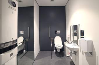 A photograph of the accessible toilet at Tate Liverpool + RIBA North