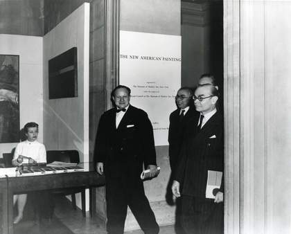 Opening of the exhibition The New American Painting, Tate Gallery, London, 1959, with Tate Director Sir John Rothenstein at far right