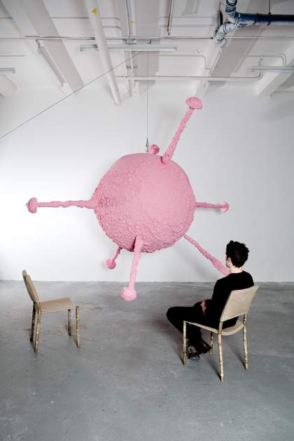 Franz West Epiphanie an Stühlen 2011 