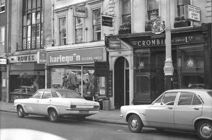Photograph of the façade of Kasmin Gallery, 1971–2