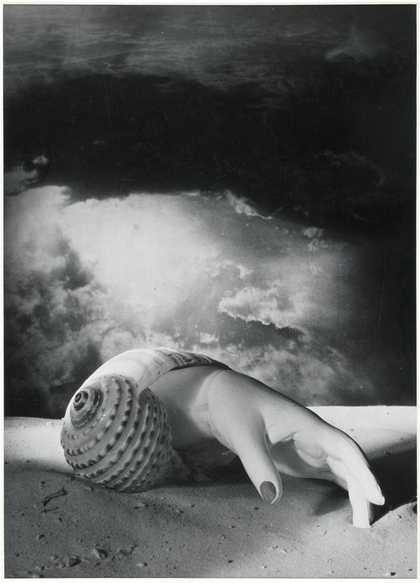 Dora Maar Untitled (Hand-Shell) 1934 © Estate of Dora Maar / DACS 2019, All Rights Reserved