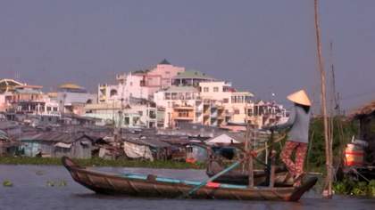 ​Trinh T. Minh-ha Forgetting Vietnam 2015, film still. Courtesy the artist