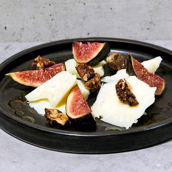 Figs and cheese