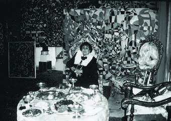 Zeid in her home, Amman, 1991