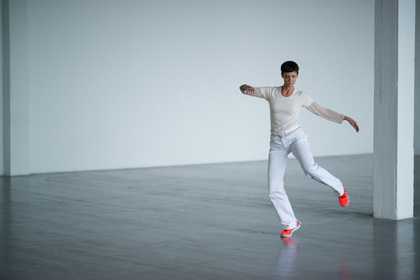 Anne Van Aerschot dancing in an empty room
