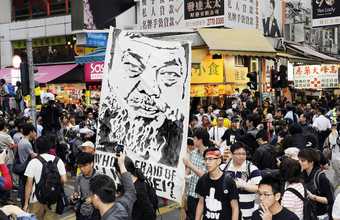 Artists march to demand the release of detained prominent Chinese artist Ai Weiwei, Hong Kong, 23 April 2011 - photo © Laurent Fievet / Getty Images