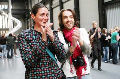 Nina Jan Beier and Marie Jan Lund, Clap in Time (All the People at Tate Modern) 2007