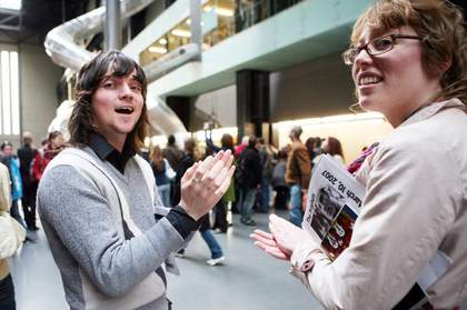 Nina Jan Beier and Marie Jan Lund, Clap in Time (All the People at Tate Modern) 2007