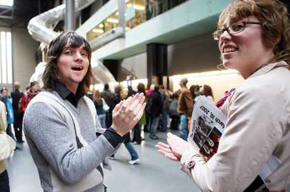 Nina Jan Beier and Marie Jan Lund, Clap in Time (All the People at Tate Modern) 2007