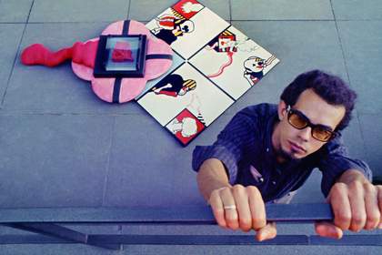 Antonia Dias with his work Note on the Unforeseen Death in 1964