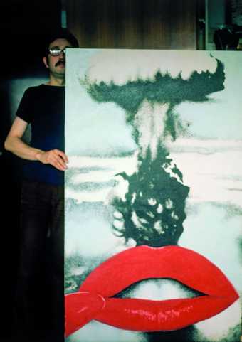 Joan Rabascall with his work Atomic Kiss in 1971