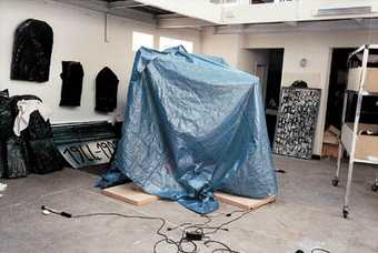 Christian Boltanski, blue tent in studio
