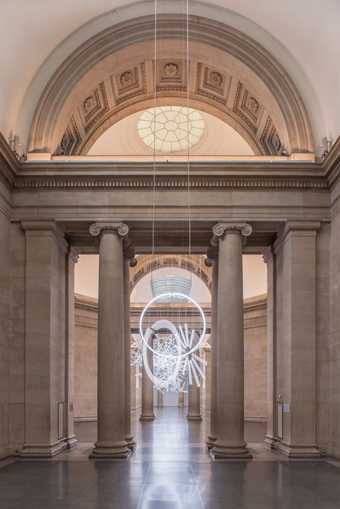 Cerith Wyn Evans Forms in Space... by Light (in Time) 2016, Courtesy the artist and White Cube, © Cerith Wyn Evans, Photo: © Tate (Joe Humphrys)​