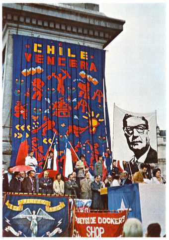 John Dugger’s Chile Vencera banner in Trafalgar Square © John Dugger Archive