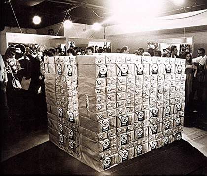 Cildo Meireles O Sermão da Montanha: Fiat Lux (The Sermon on the Mount: Fiat Lux) 1973–9