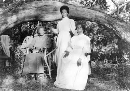 Film still crop from Julie Dash's Daughters of the Dust