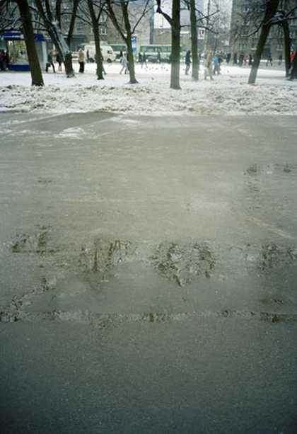 David Bate Gathering Crowd from ZONE series, 2001–5